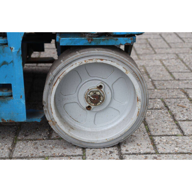 2014 Genie GS1532-43010423