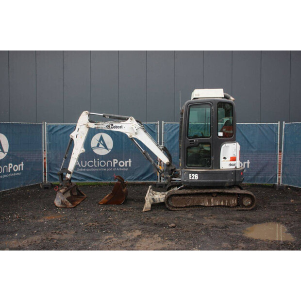 2015 BOBCAT E26-43011021