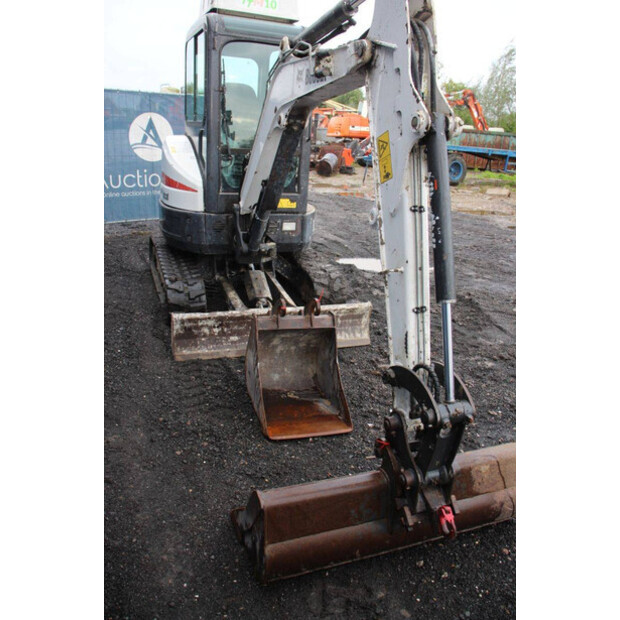 2015 BOBCAT E26-43011025