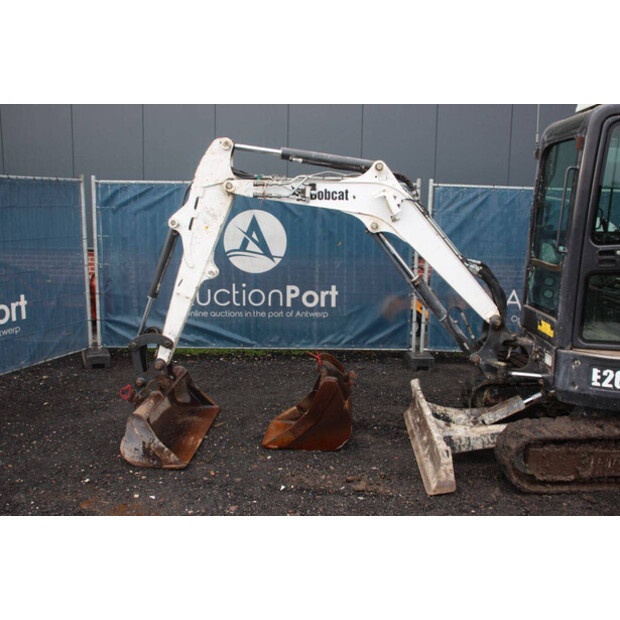 2015 BOBCAT E26-43011028