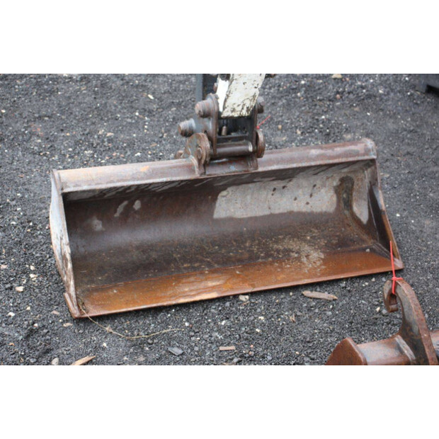 2015 BOBCAT E26-43011037