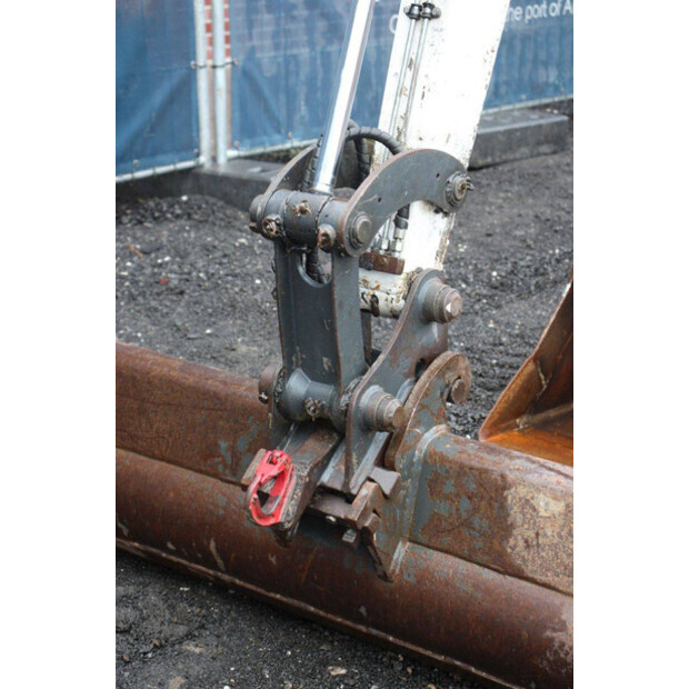 2015 BOBCAT E26-43011039