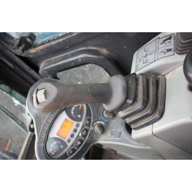 2015 BOBCAT E26-43011057