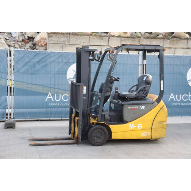 2010 كوماتسو FB18M-12-43011356