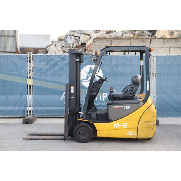 2010 كوماتسو FB18M-12-43011357