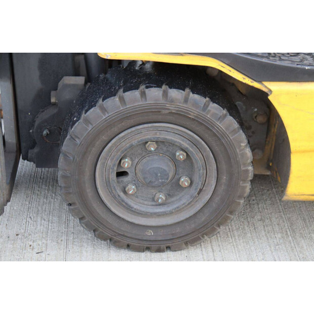 2010 كوماتسو FB18M-12-43011371
