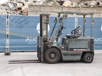 صورة ل رافعات شوكية 2002 ميتسوبيشي FB20