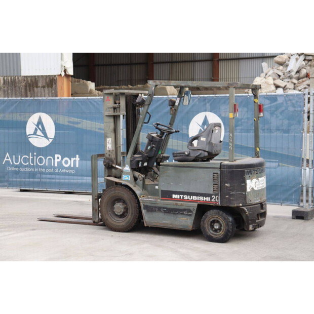 2002 ميتسوبيشي FB20-43011731