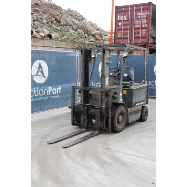 2002 ميتسوبيشي FB20-43011738