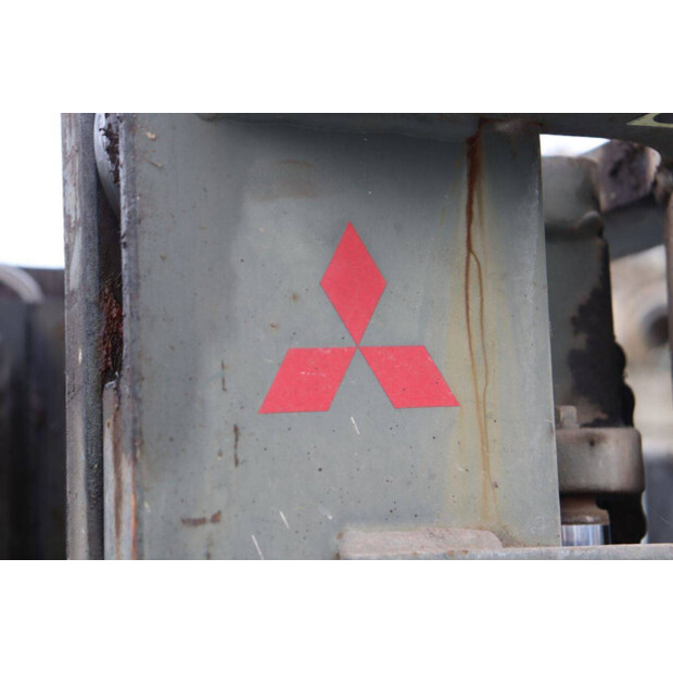 2002 ميتسوبيشي FB20-43011742