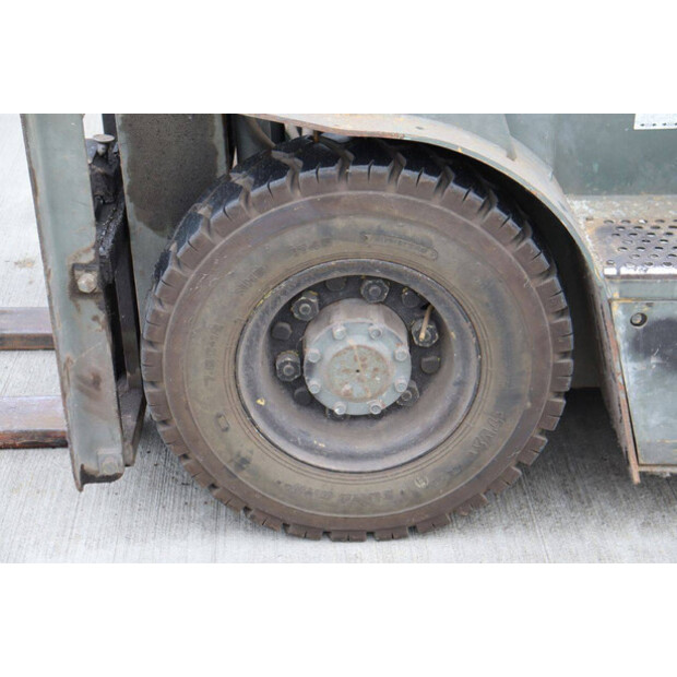 2002 ميتسوبيشي FB20-43011745