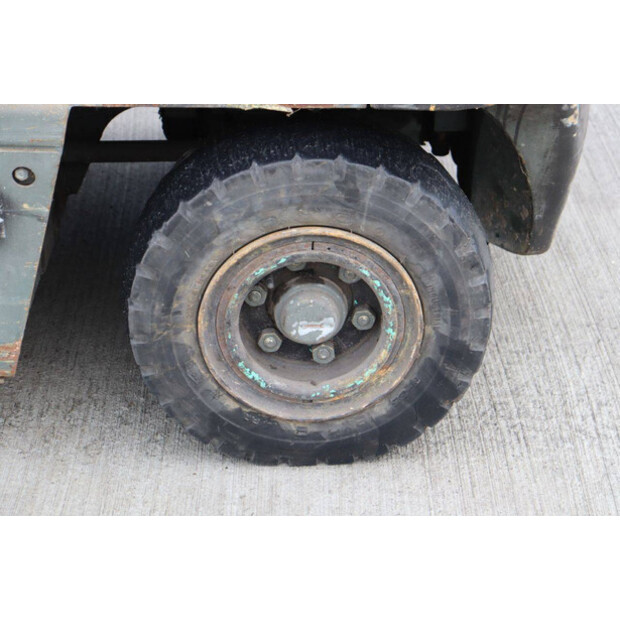 2002 ميتسوبيشي FB20-43011746