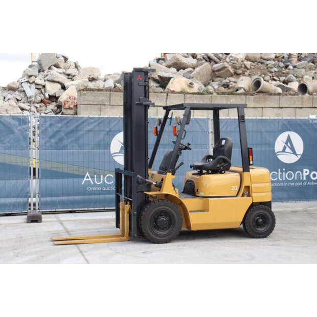 2001 MITSUBISHI FG20T-43012219