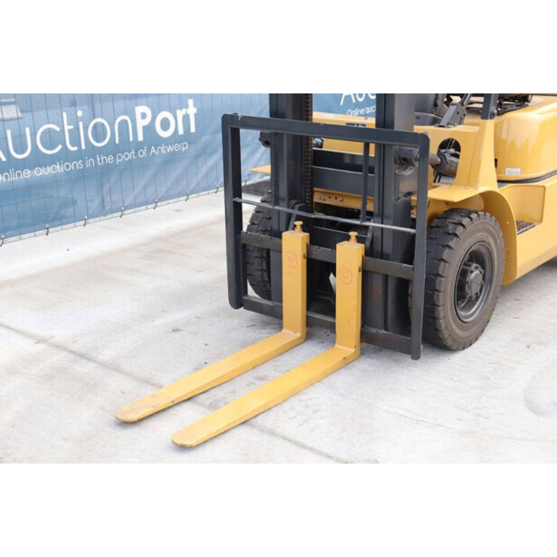 2001 MITSUBISHI FG20T-43012228