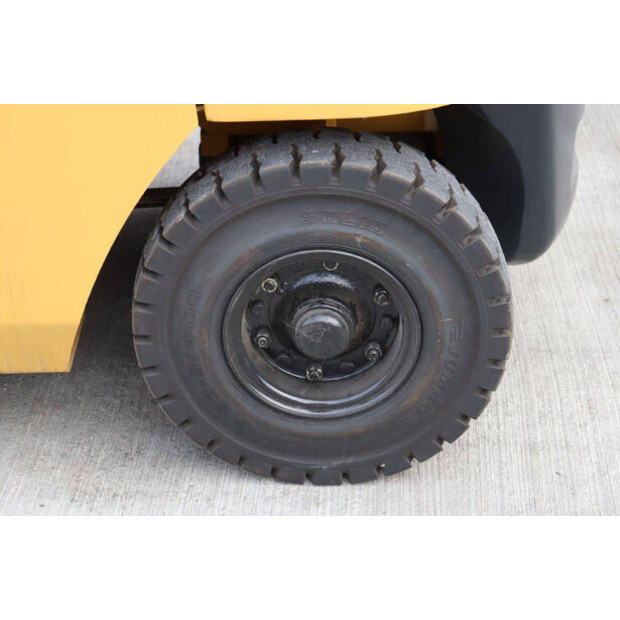 2001 MITSUBISHI FG20T-43012235