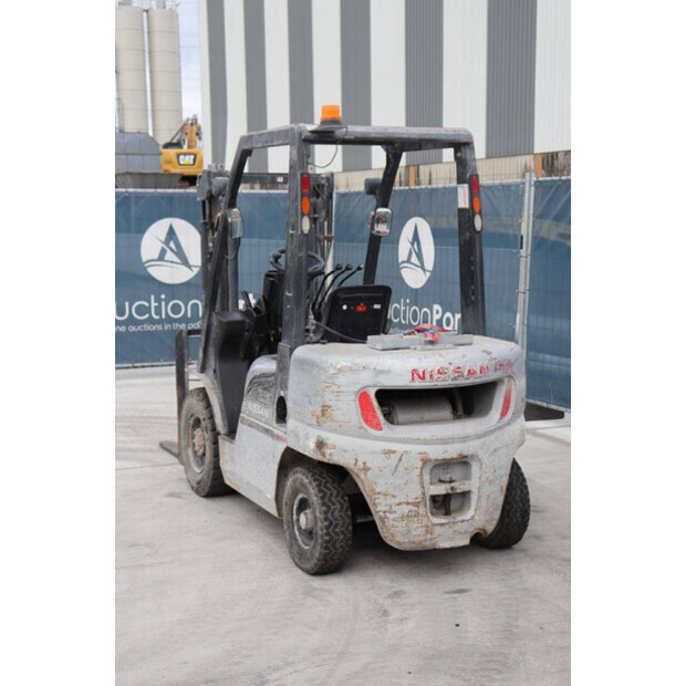 NISSAN PL02-43012412