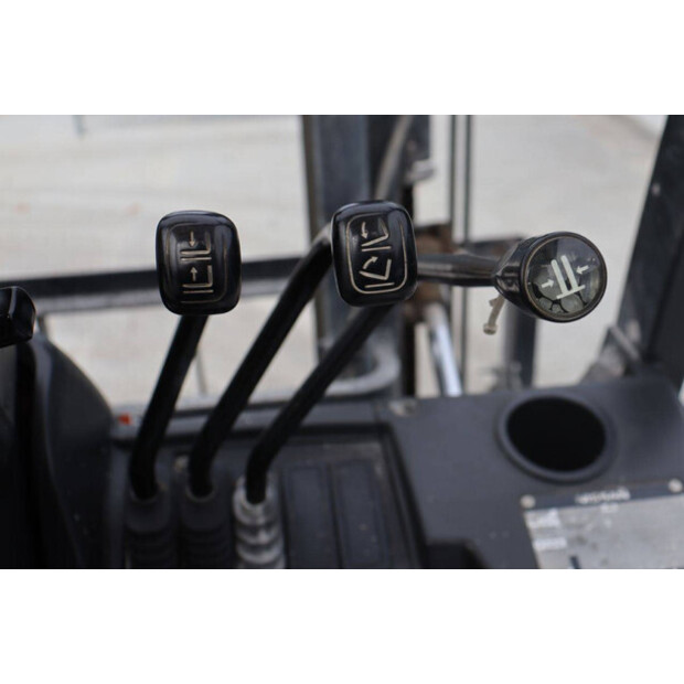 NISSAN PL02-43012437