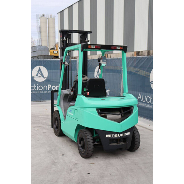 2012 MITSUBISHI FGE20T-43012513