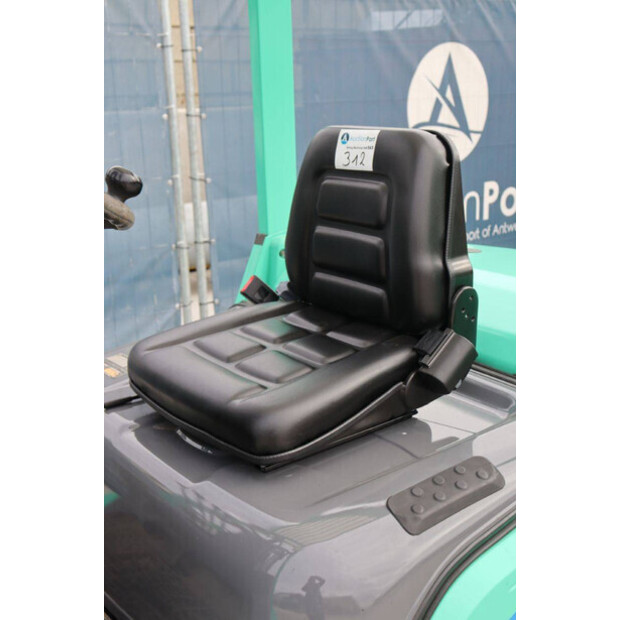 2012 MITSUBISHI FGE20T-43012530