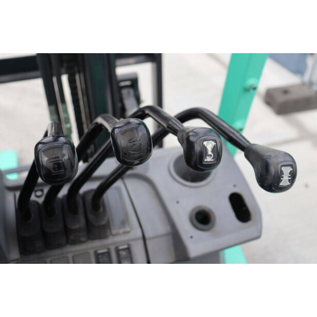 2012 MITSUBISHI FGE20T-43012538