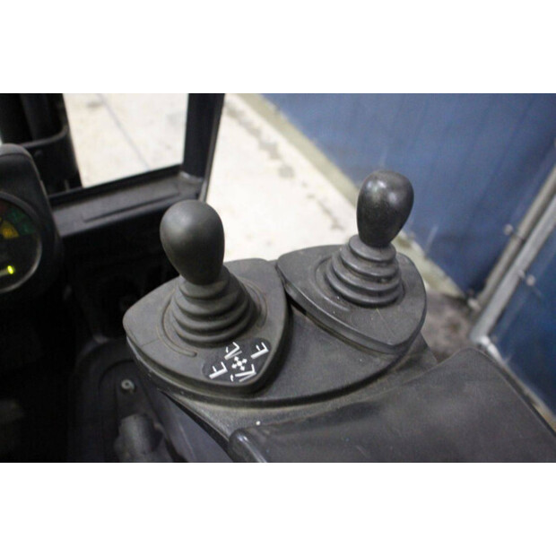 2000 ليندي E16C-02-43012748