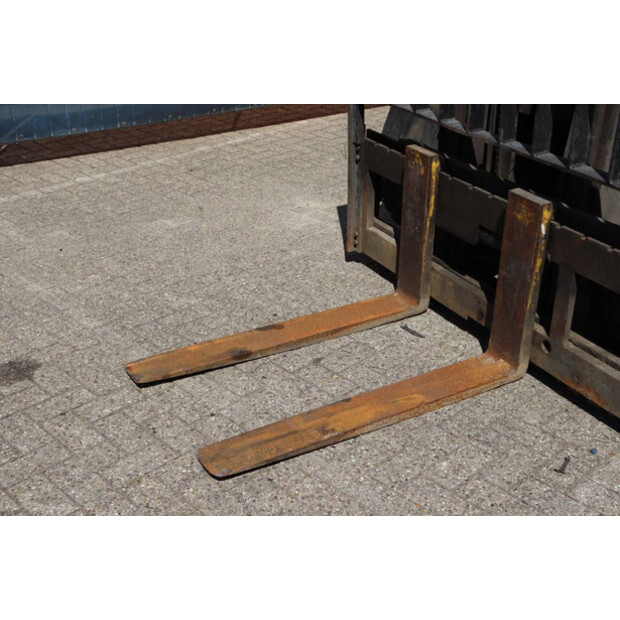 2002 Daewoo D40S-2-43013239