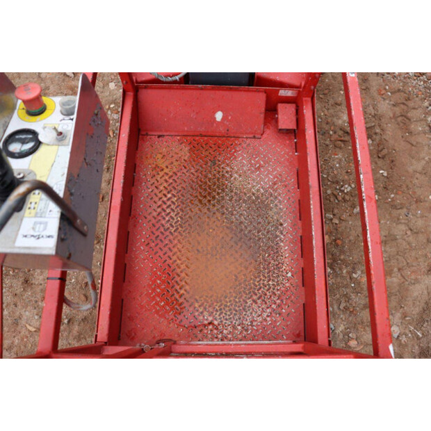 2015 SkyJack SJ12-43013557