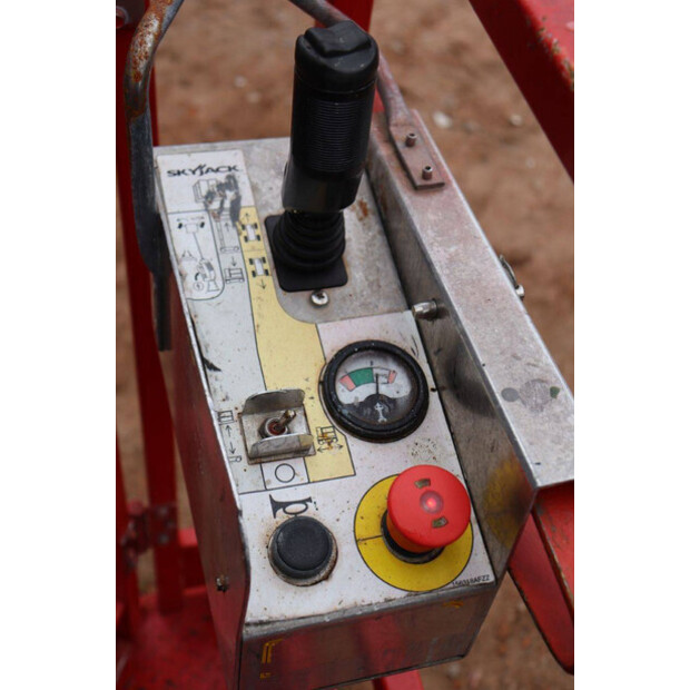 2015 SkyJack SJ12-43013693