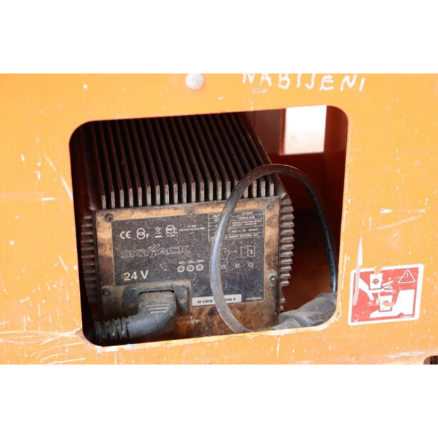 2011 SkyJack SJ III - 3220-43013912