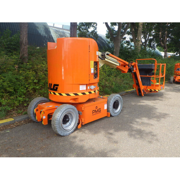 2011 JLG E300AJP-43014542