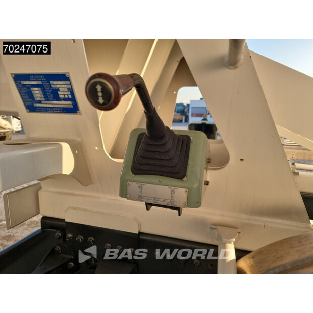 2025 SHACMAN M3000-43015582