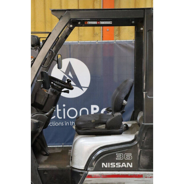 2008 نيسان MC UG1F-43029325