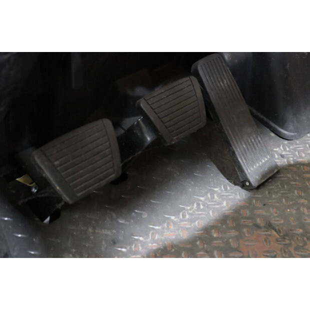 2008 نيسان MC UG1F-43029328