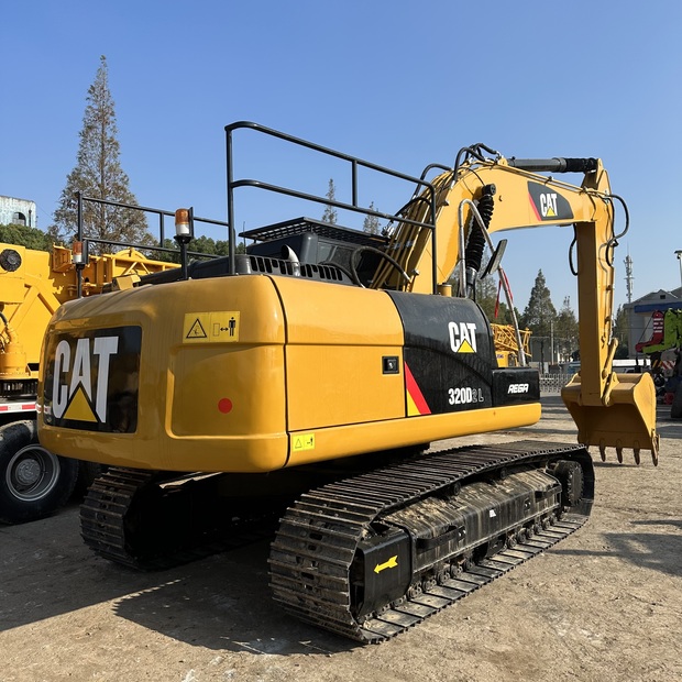 2024 Caterpillar 320D2-43029782