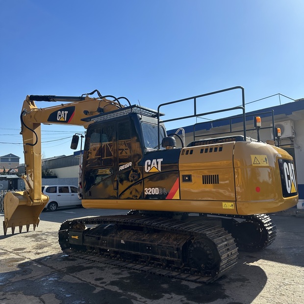 2024 Caterpillar 320D2-43029784
