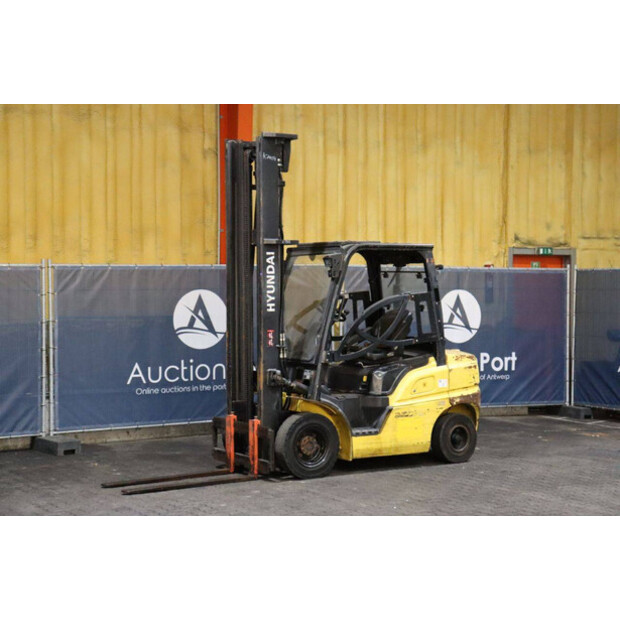 2016 هيونداي 25D-9-43030349