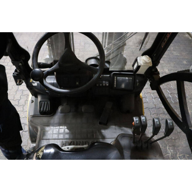 2016 هيونداي 25D-9-43030361