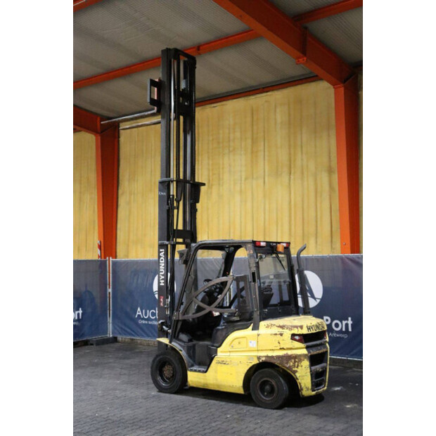 2016 هيونداي 25D-9-43030377