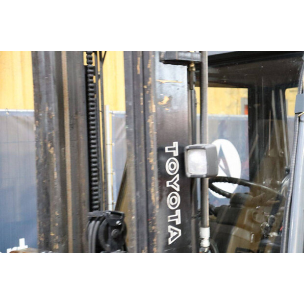 2006 Toyota 42-7FGF25-43030628