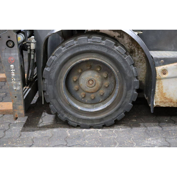 2018 Still RX70-45-43030659