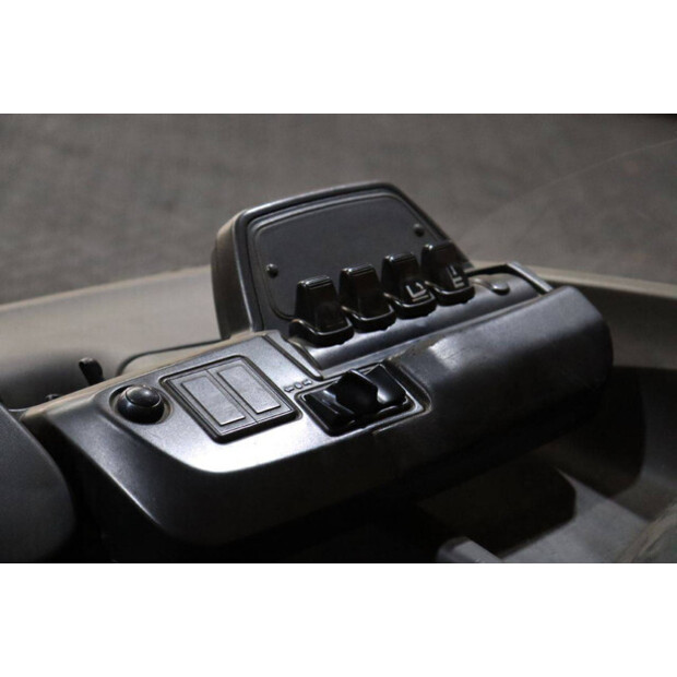 2008 بي تي RR B7-43030700