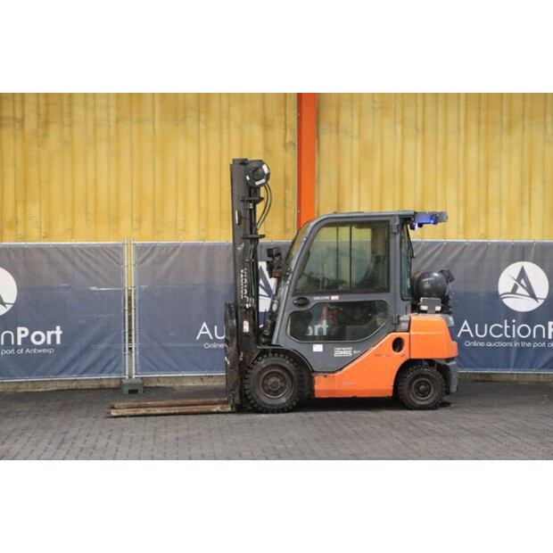 2015 Toyota 02-8FGF25-43030712