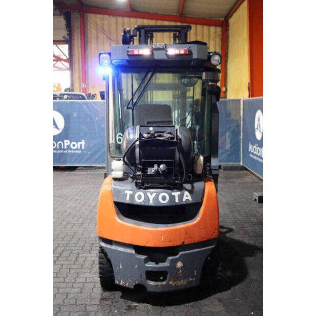 2015 Toyota 02-8FGF25-43030716