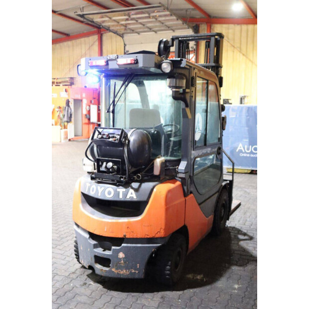 2015 Toyota 02-8FGF25-43030717