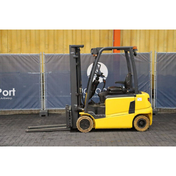 2017 Hyundai 16B-9-43031271