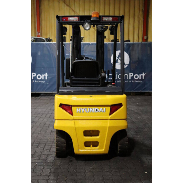 2017 Hyundai 16B-9-43031274