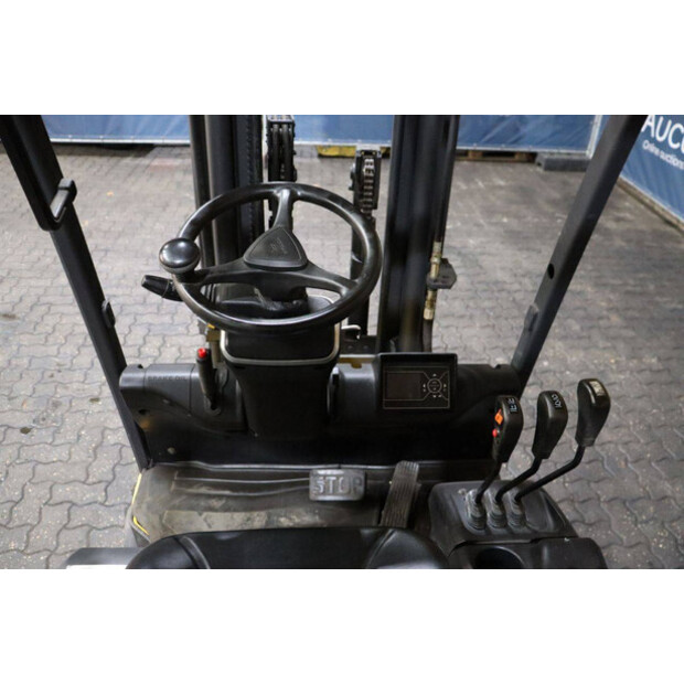 2017 Hyundai 16B-9-43031289