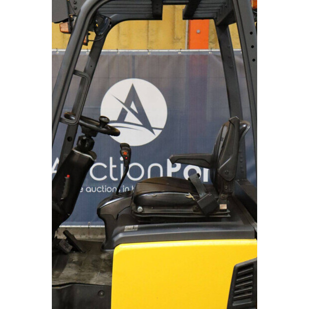 2017 Hyundai 16B-9-43031290