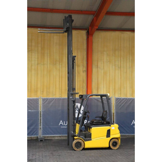 2017 Hyundai 16B-9-43031299