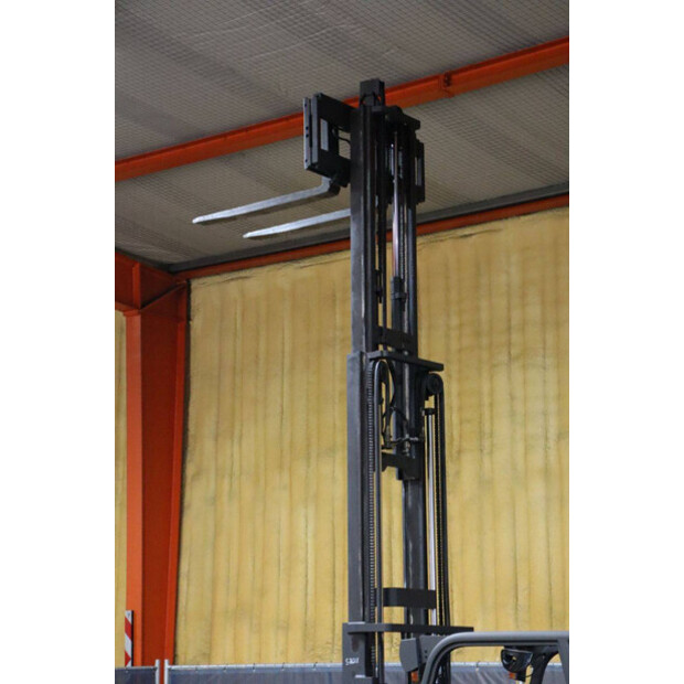 2017 Hyundai 16B-9-43031302